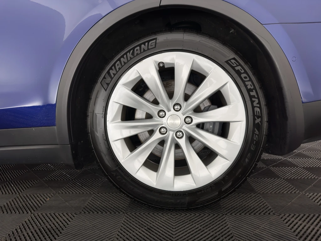 Tesla Model X – foto 32