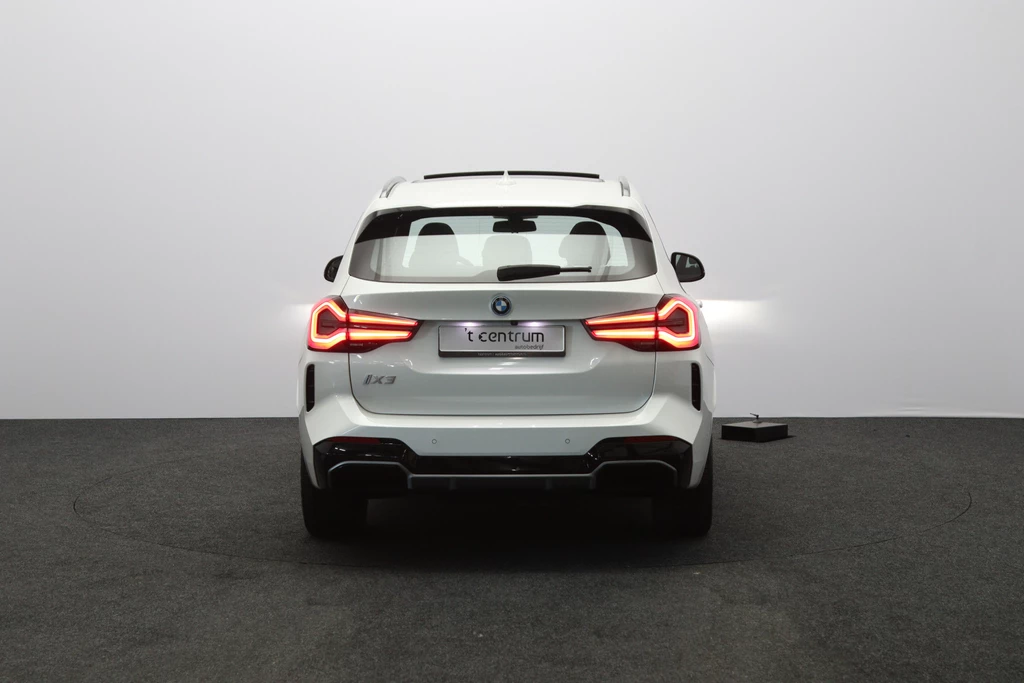 BMW iX3 – foto 4