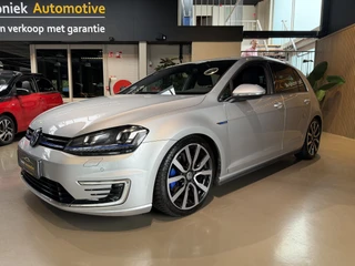 Volkswagen Golf – thumbnail 1