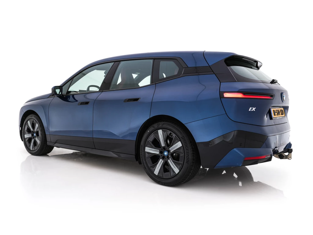 BMW iX – foto 2