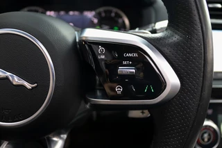 Jaguar XE – thumbnail 24