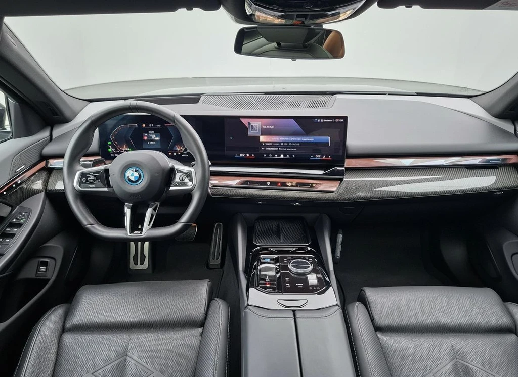 BMW i5 – foto 8