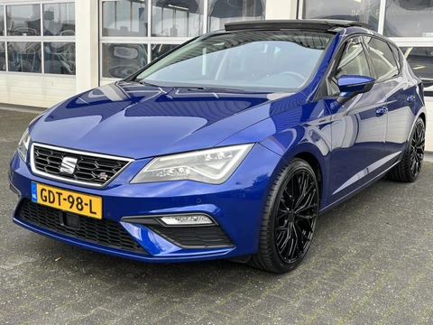 SEAT Leon 1.8 TSI FR 180 pk Panoramadak 19" lichtmetalen velgen Climate controle Mulitmedia voorbereiding Parkeerhulp v/a Alcantara extra winterbandenset