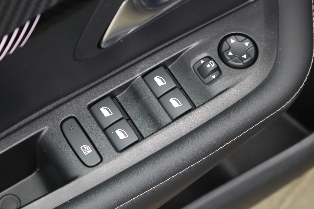 Peugeot 208 – foto 29