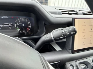 Land Rover Defender – thumbnail 71