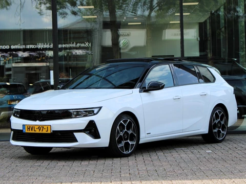 Opel Astra Sports Tourer 1.2 Turbo Ultimate | Navi / Panoramadak / Leder