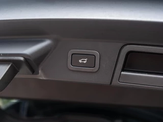 Land Rover Range Rover Velar – thumbnail 61