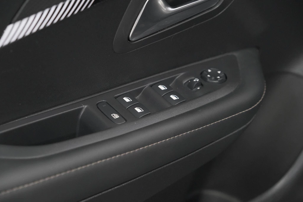 Peugeot 208 – foto 32