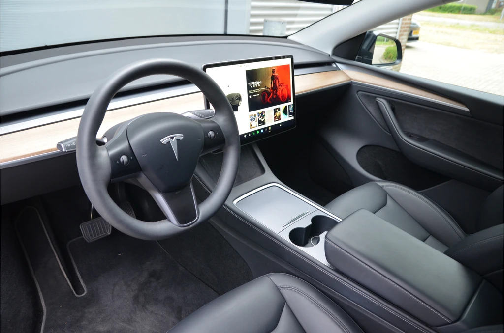 Tesla Model Y – foto 11