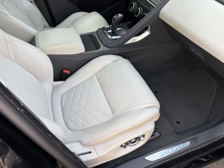 Jaguar E-PACE – thumbnail 30