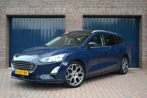 Ford Focus Wagon 1.0 EcoBoost Titanium Business | Panoramadak | Trekhaak | Leder | Keyless