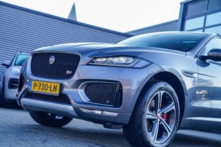 Jaguar F-PACE – thumbnail 2