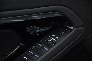 Land Rover Range Rover Evoque – thumbnail 25