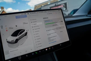Tesla Model 3 – thumbnail 26