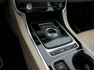 Jaguar XE – thumbnail 12