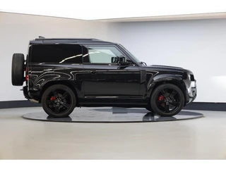 Land Rover Defender – thumbnail 6