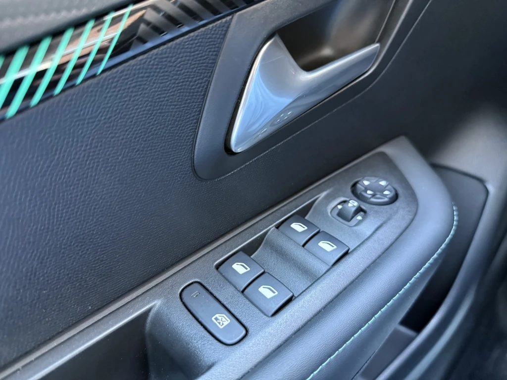 Peugeot 208 – foto 38