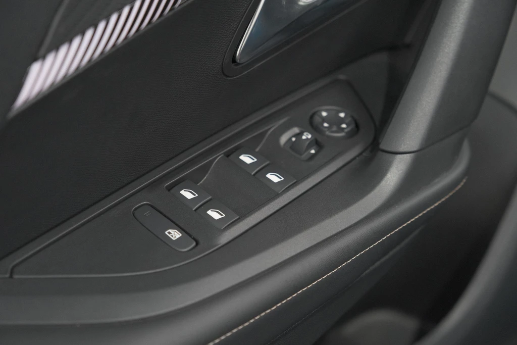 Peugeot e-2008 – foto 27