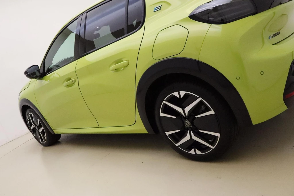 Peugeot e-208 – foto 18