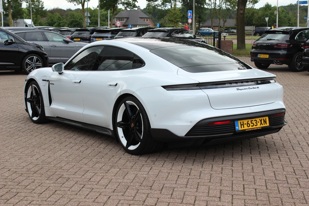 Porsche Taycan – foto 3