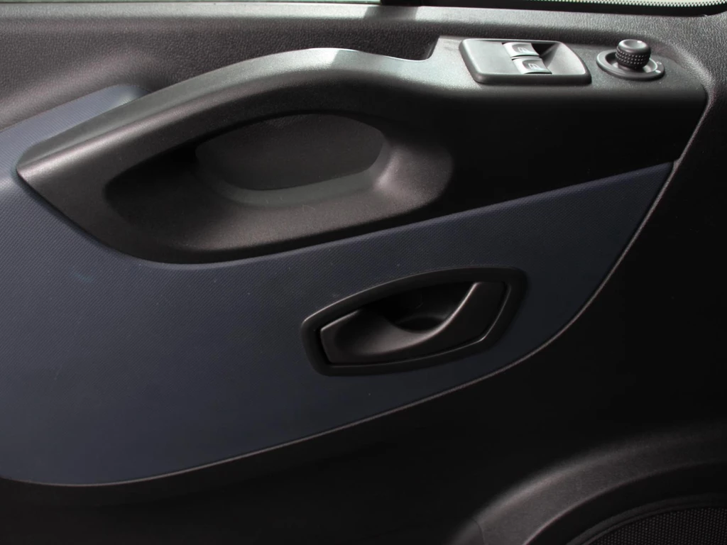 Opel Vivaro – foto 12