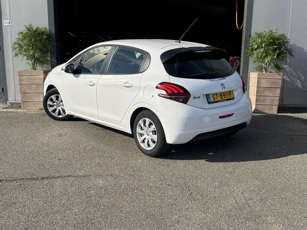 Peugeot 208 – foto 3