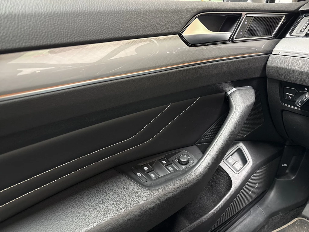 Volkswagen Passat – foto 21