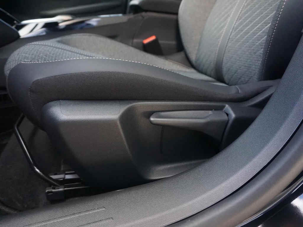 Peugeot 208 – foto 11