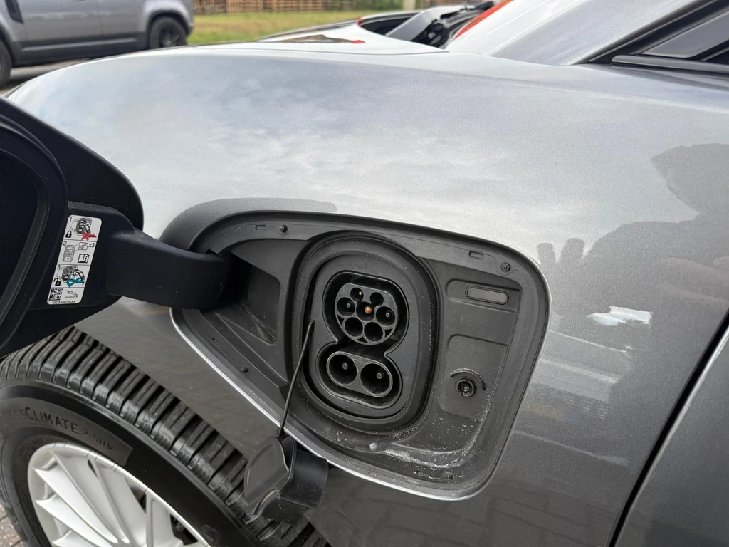 Jaguar I-PACE – foto 16