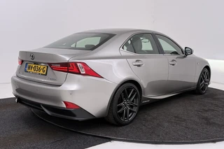 Lexus IS – thumbnail 9