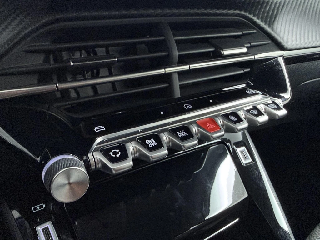 Peugeot 208 – foto 30