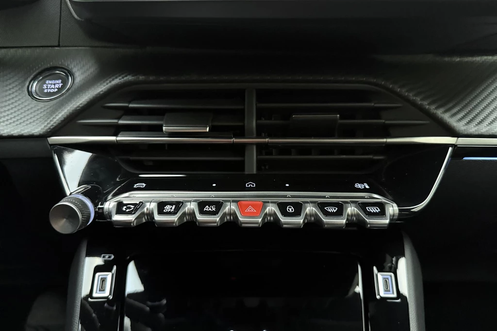 Peugeot 208 – foto 24