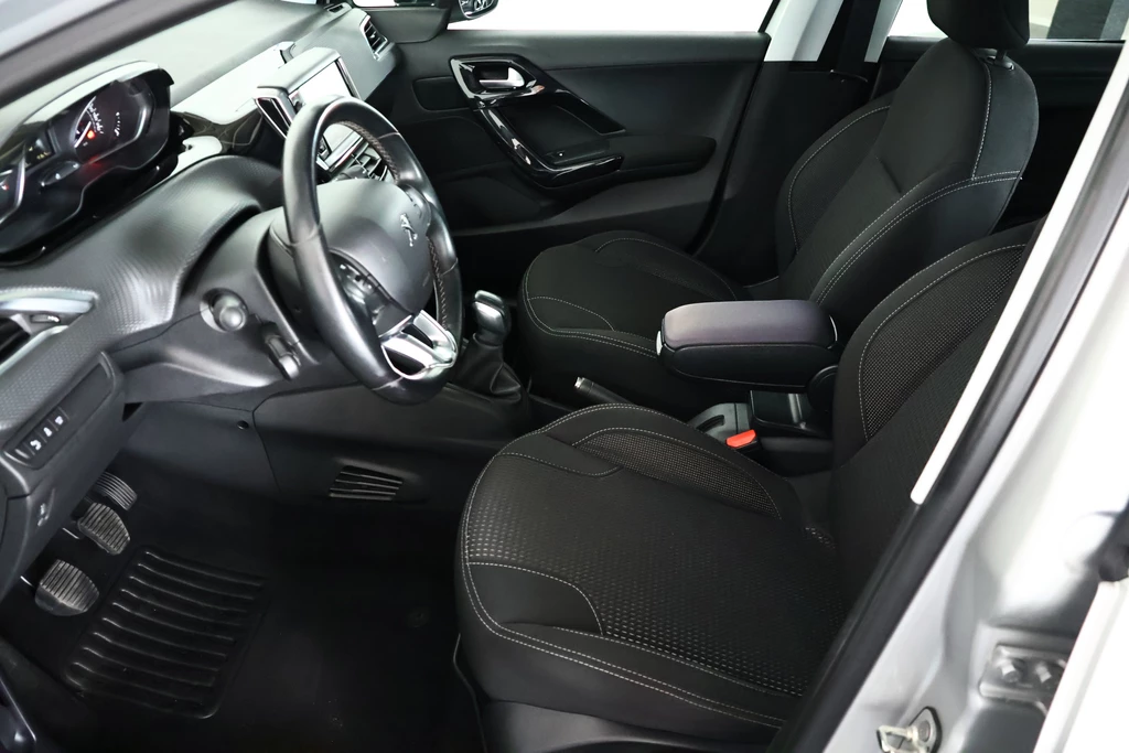 Peugeot 208 – foto 9