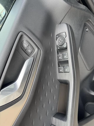 Ford Kuga – thumbnail 17