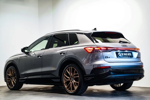 Audi Q4 e-tron 40 S-Line 77 kWh|Pano dak|Warmtepomp|21 inch|Leder