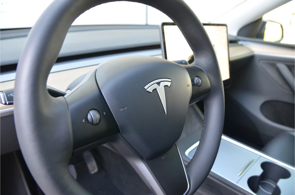Tesla Model Y – foto 15