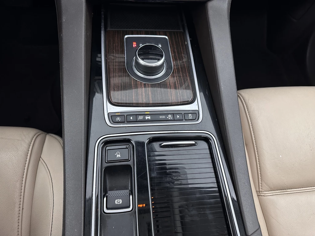 Jaguar F-PACE – foto 17