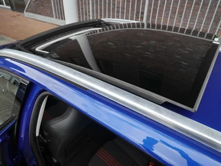 Renault Megane E-Tech – thumbnail 9