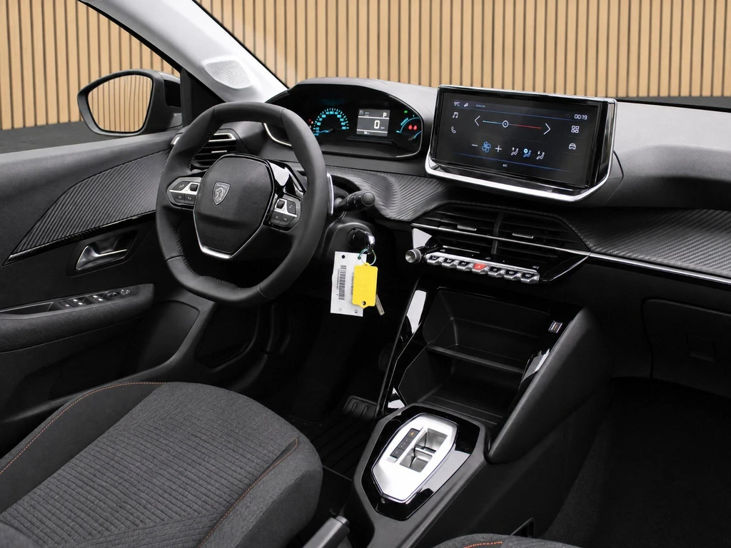 Peugeot 208 – foto 9