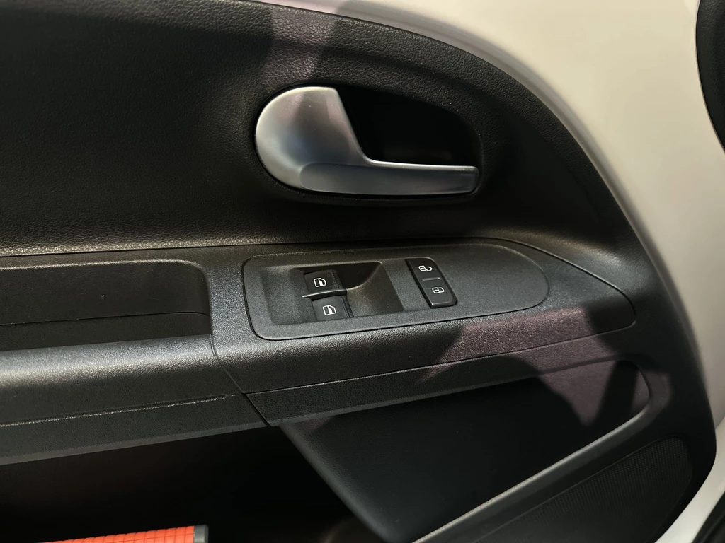 Volkswagen up! – foto 17