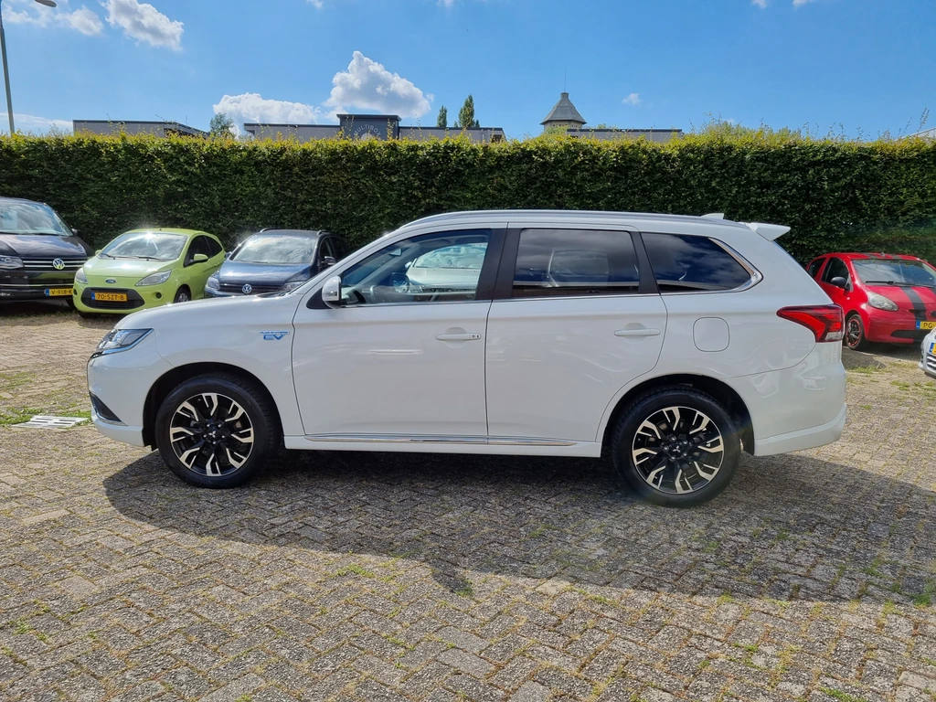 Mitsubishi Outlander – foto 2
