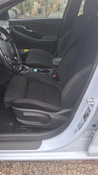 Hyundai i30 – thumbnail 4