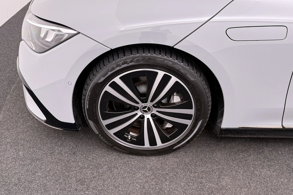 Mercedes-Benz EQE – foto 7