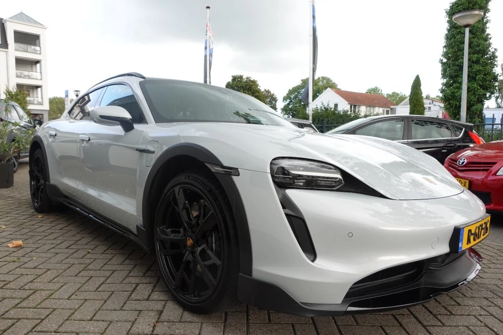 Porsche Taycan – foto 6