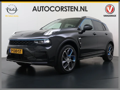 Lynk & Co 01 PHEV 261pk AUT-7 PanoDak 20"lm Trekhaak 360°Camera Apple Carplay Android Auto Adap.Cruise Navi Pdc Ecc Keyless Led Plug-In Hybrid Elek.Memory.Stoel File assistent Dodehoek detector Elektrisch bedienbare achterklep Rijstrooksensor Wifi Verkeersbord detectie 425Nm/1.800KG Trekgewicht !  Origineel Nederlandse Auto € 43.000 nieuw