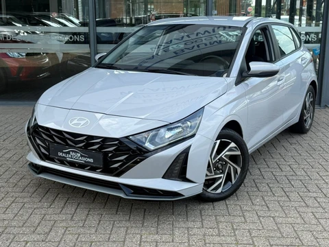 Hyundai i20 1.2 MPI COMFORT 100PK NAVI LMV AIRCO PDC-CAMERA.