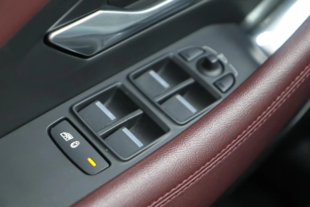 Jaguar E-PACE – foto 57