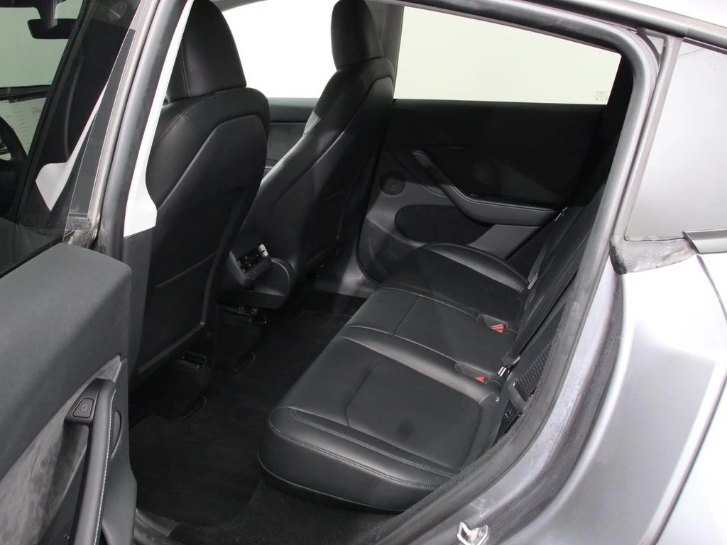 Tesla Model Y – foto 12