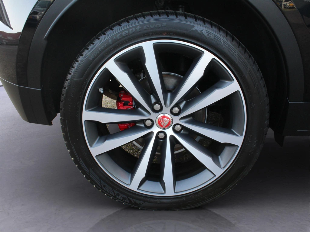 Jaguar E-PACE – foto 34