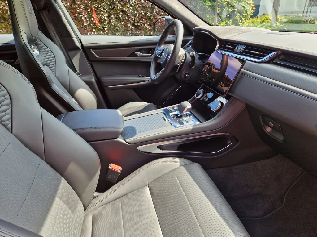 Jaguar F-PACE – foto 8